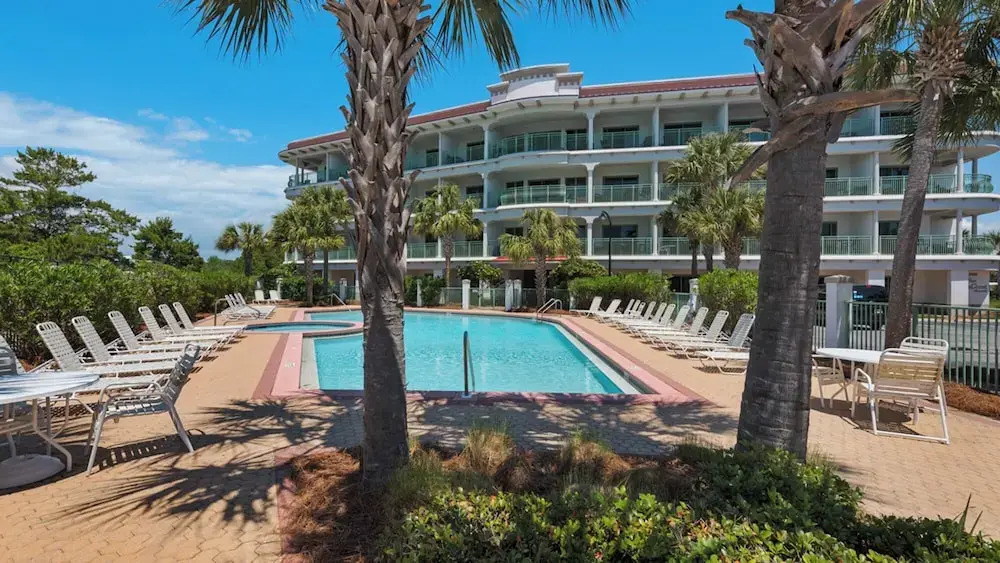 Charming Studio for 2 - Pool Views - Next Door to Alys!