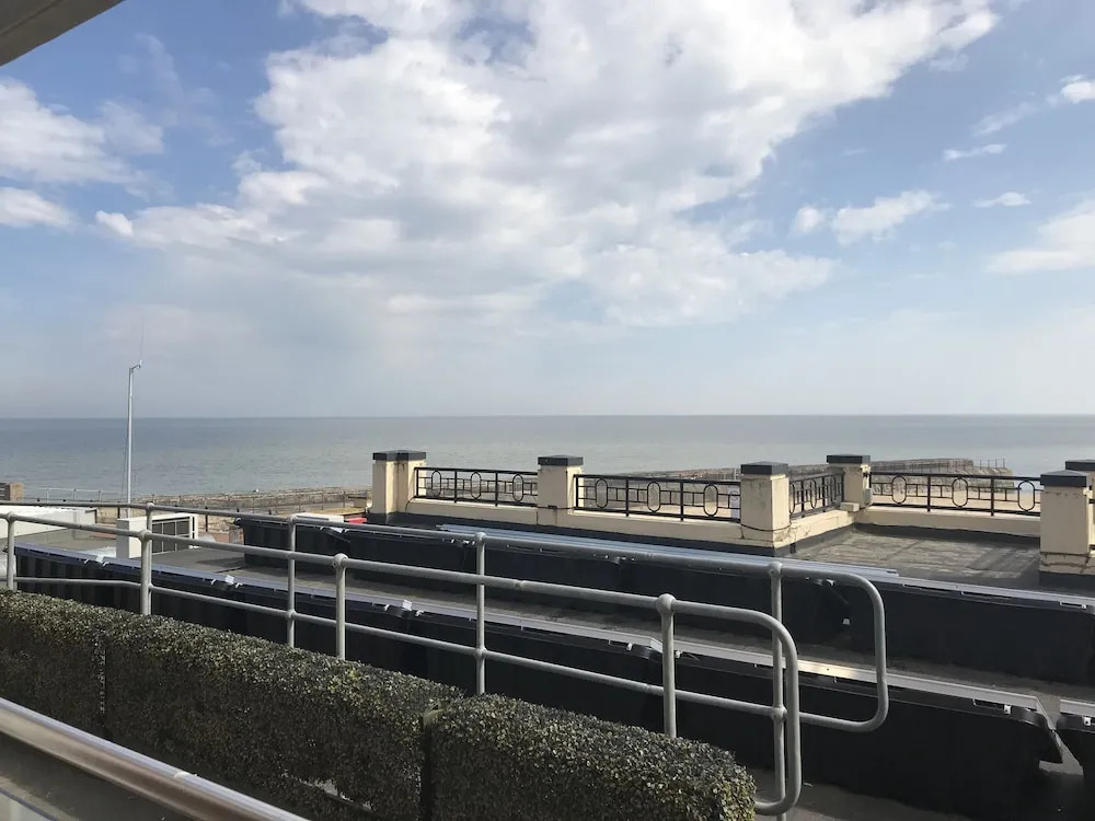Pier Hotel