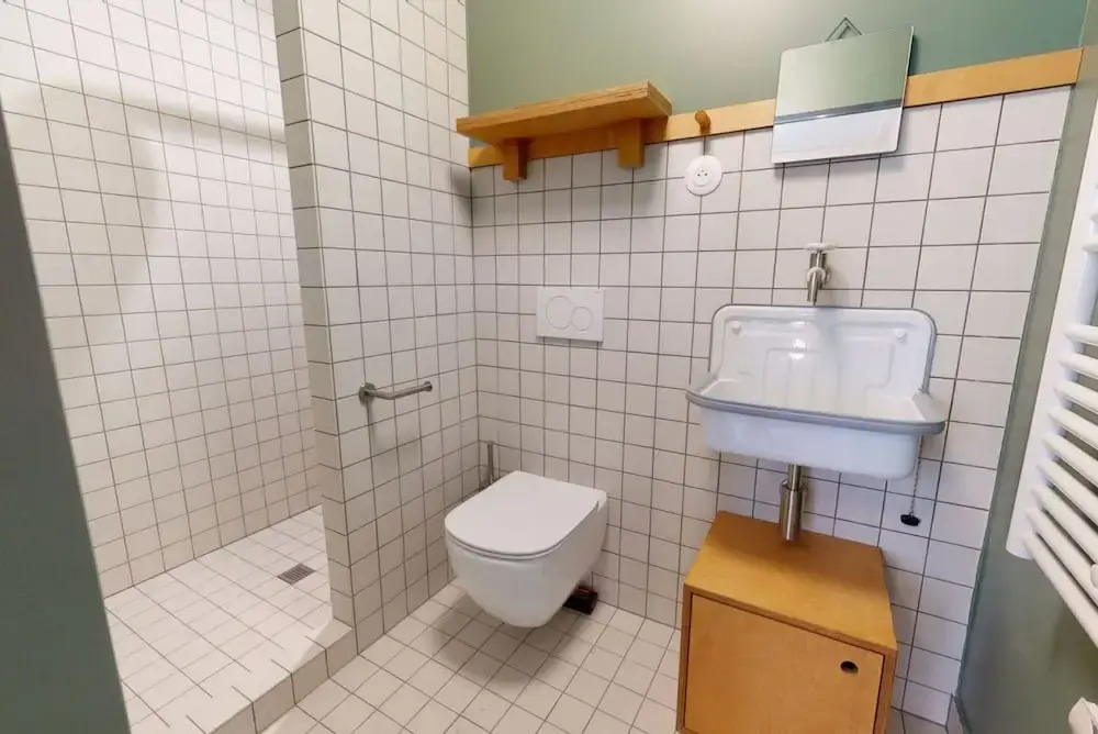 Altido Pleasant 1-bed Flat w Shared Courtyard