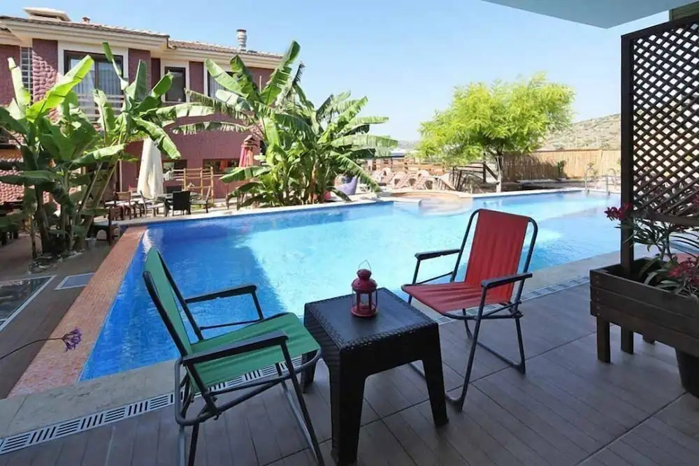 Çeşmekeş Hotel
