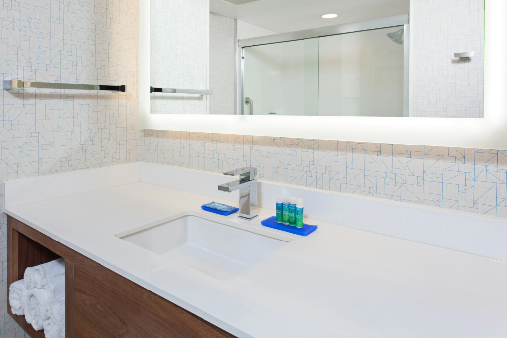 Holiday Inn Express & Suites Pasadena - Los Angeles by IHG