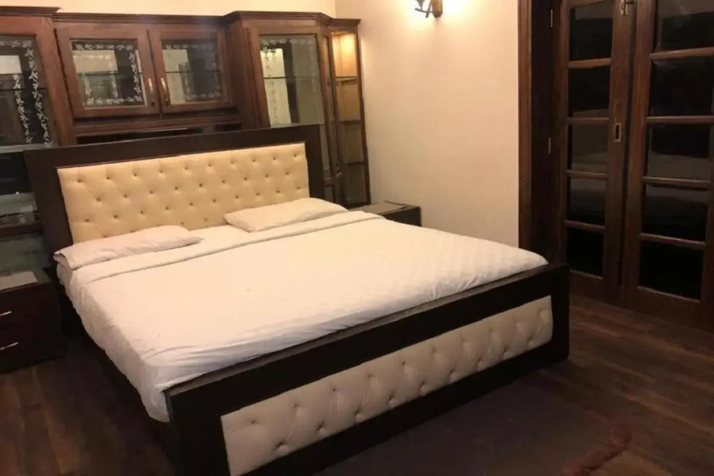 Swastik Inn