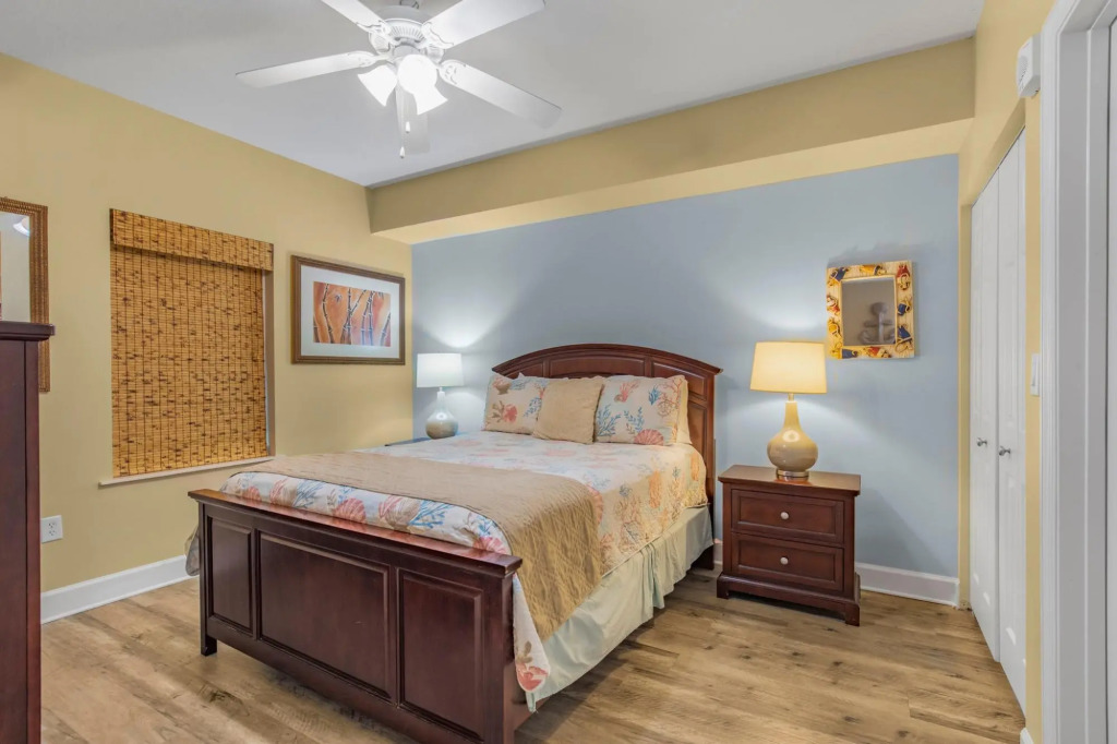 Splendid Condo on Sands of Gulf Shores With Pools