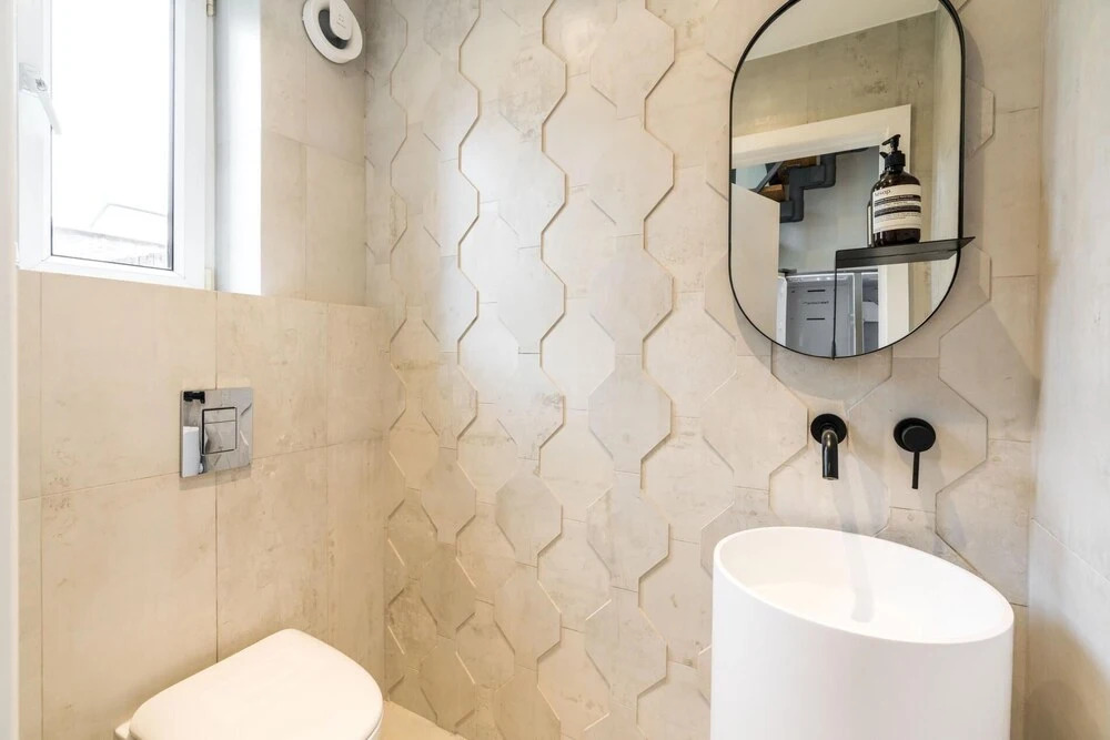 Luxury 2BD Apartment in Holland Park