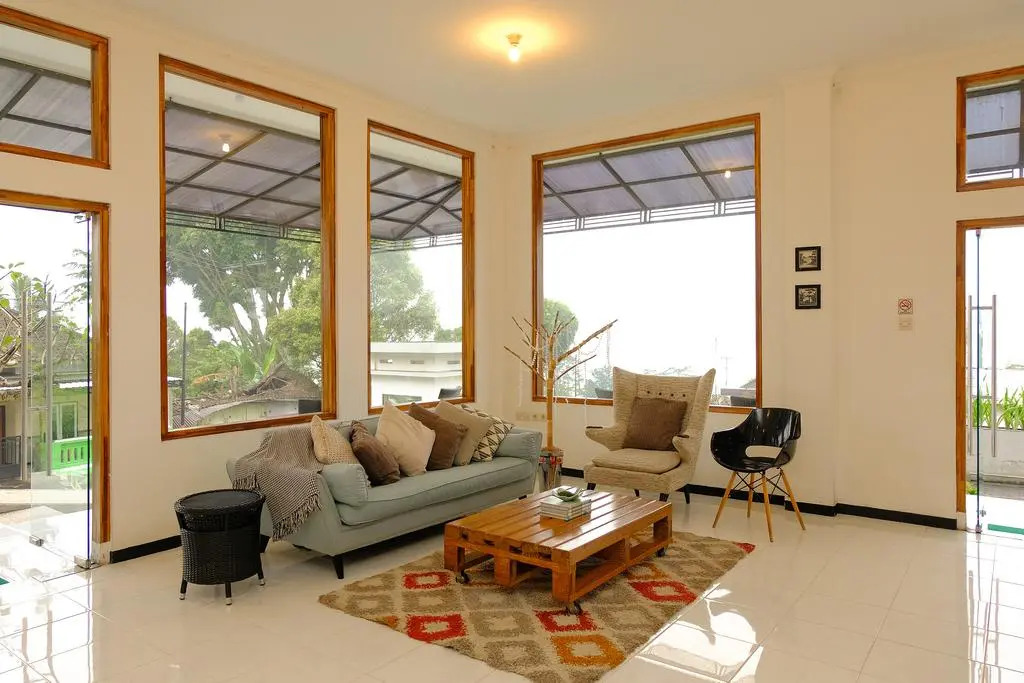OYO 446 Hotel Kawi Surapatha