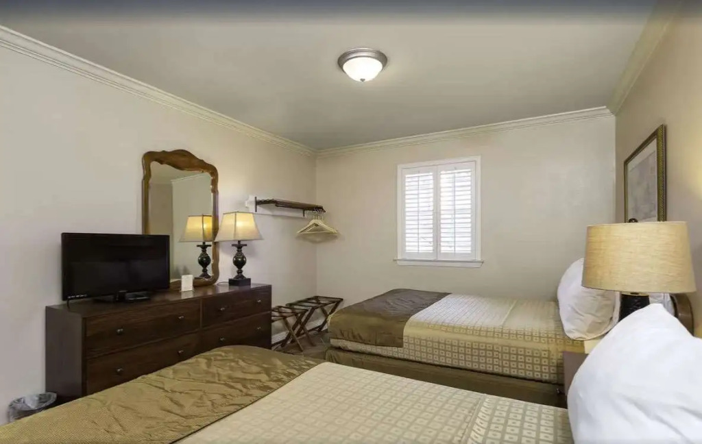 New Orleans Courtyard Hotel by the French Quarter