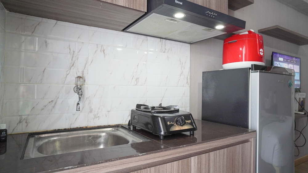 Delightful Studio At Apartment Green Bay Pluit