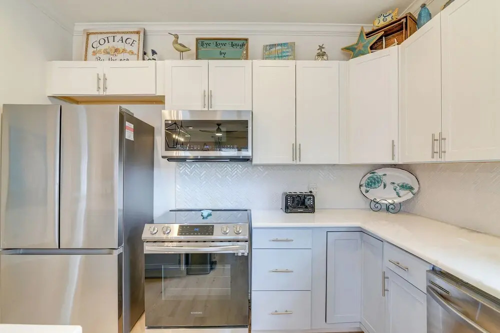 Steps to Beach: Pet-friendly Crystal Beach Home