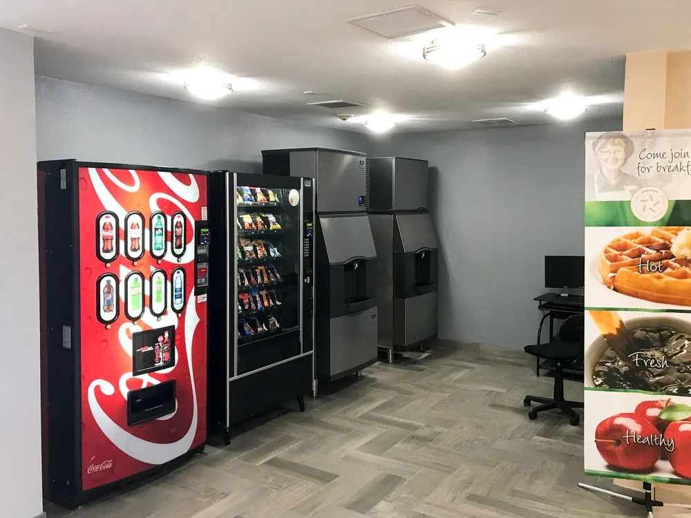 Candlewood Suites Waterloo- Cedar Falls