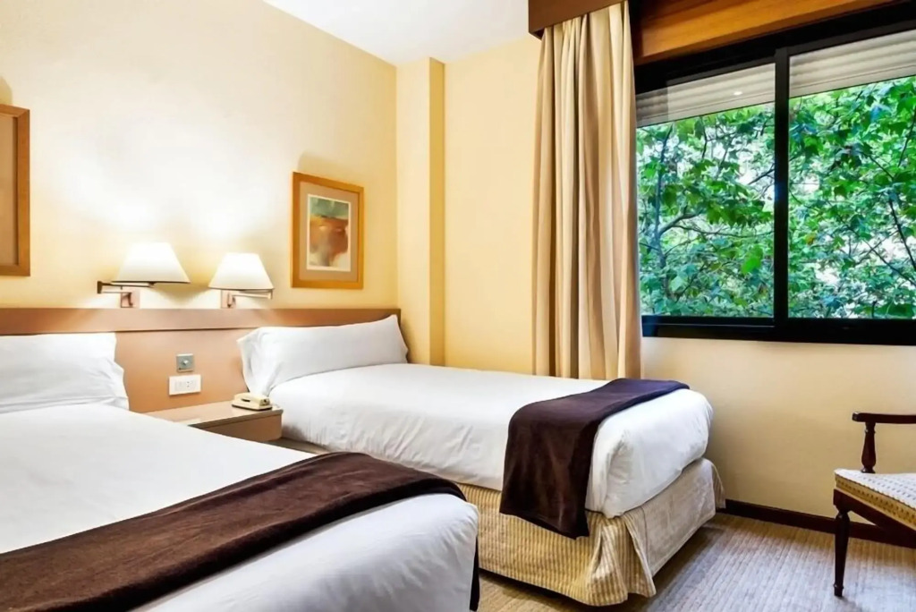 Отель Espahotel Plaza Basílica