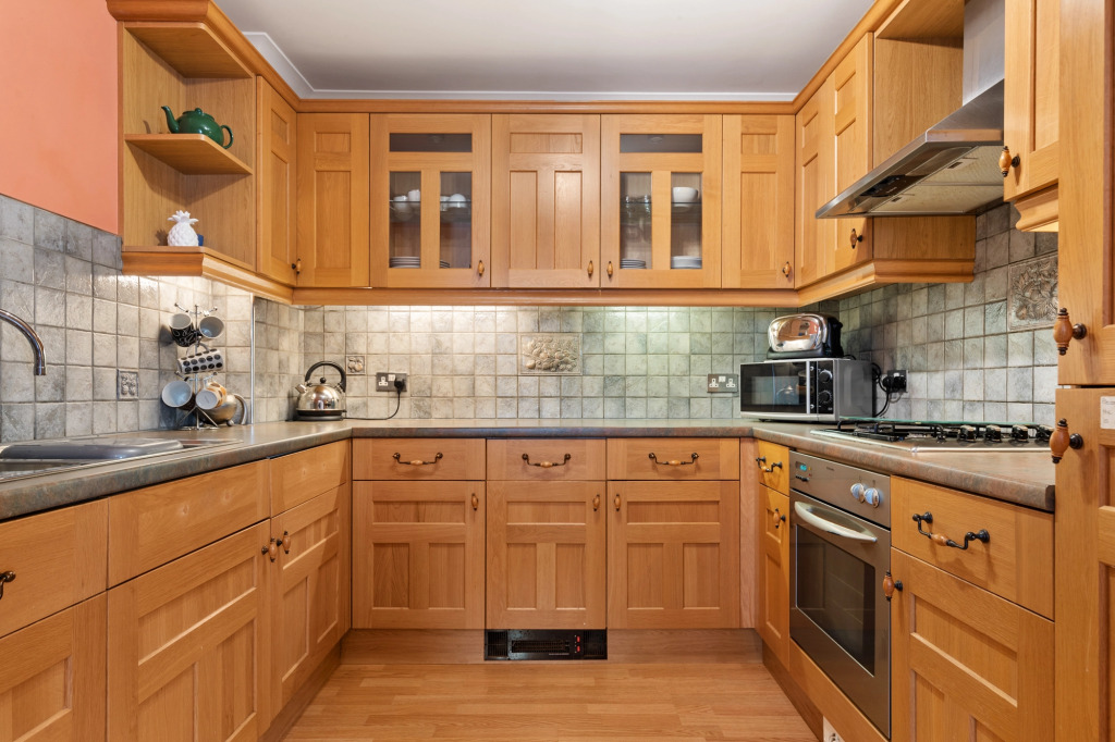 Arcadia House - Lovely Apartment Close to Beaches Harbour and Town Centre