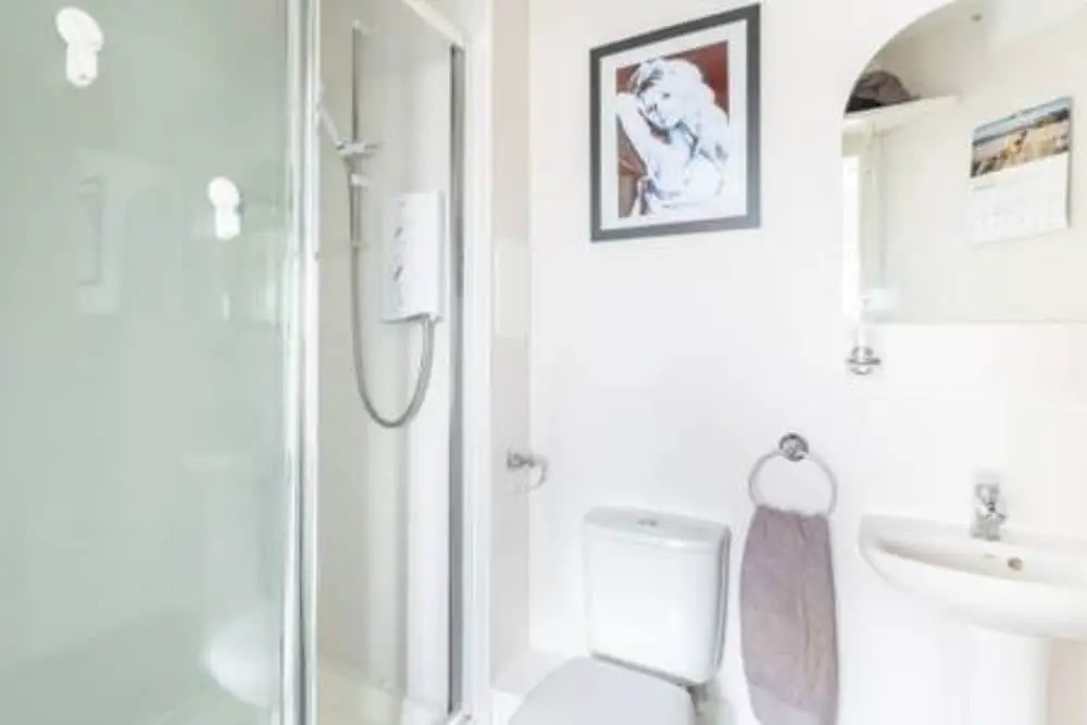 Modern 2 Bedroom Property in Stylish Complex