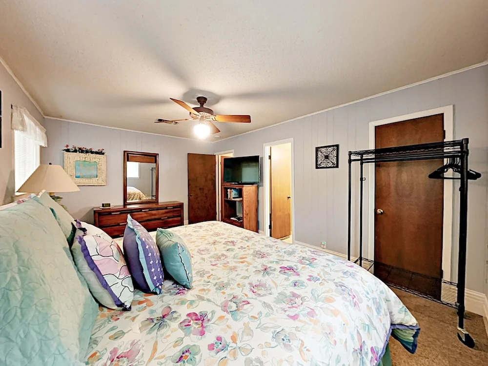 405 Watkins Point Home 2 Bedrooms 2 Bathrooms Home