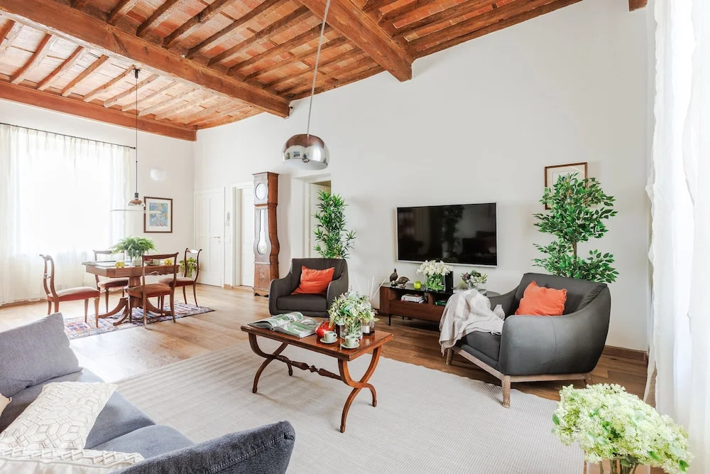 Lunav House in Lucca