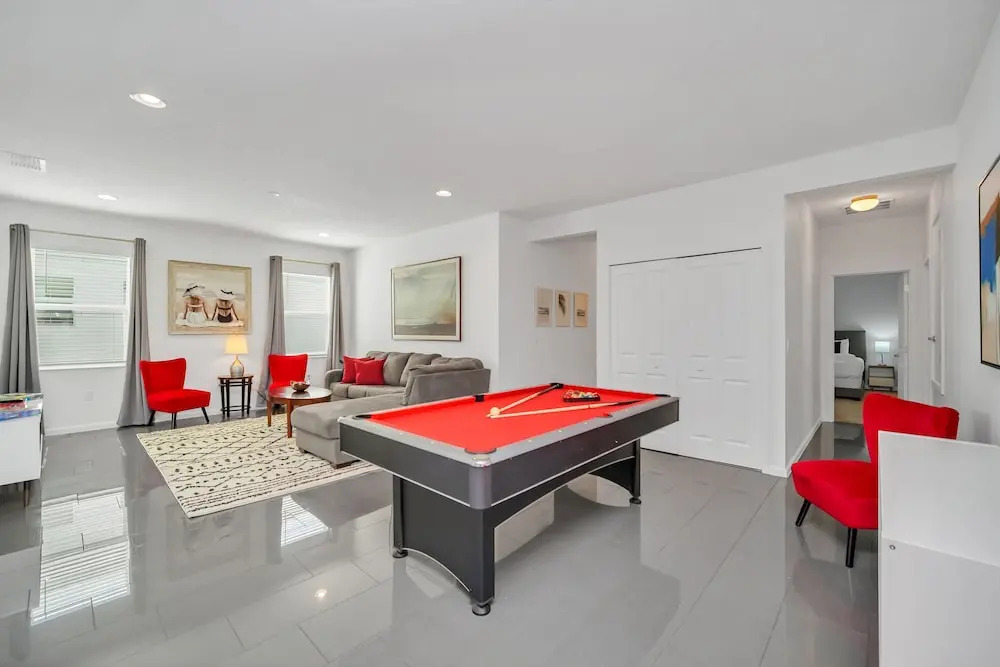Stunning Bright Family Home Sleeps 25 Bl102