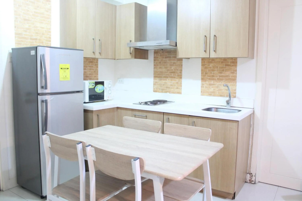 A2J Huge Modern Luxury 2BR Balcony Suite Near Ever Gotesco