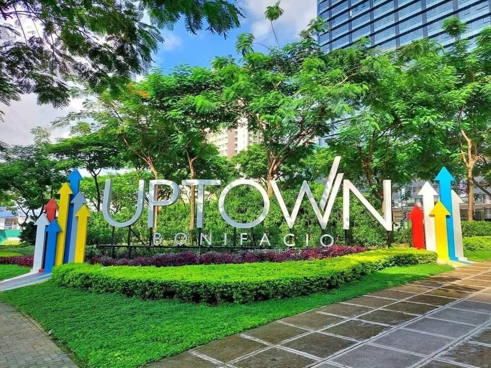 RareCut 177sqm 4BR Uptown Parksuites BGC