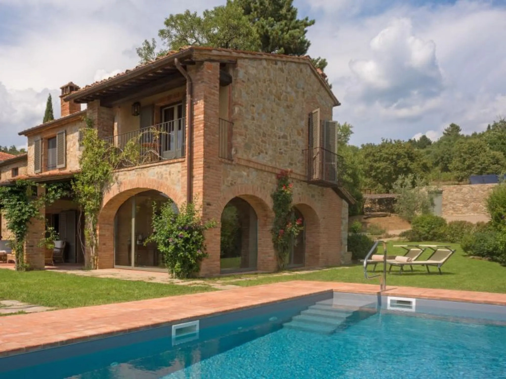 Private villa sleeps 10 with garden and swimming pool-VILLA IL MANDORLO