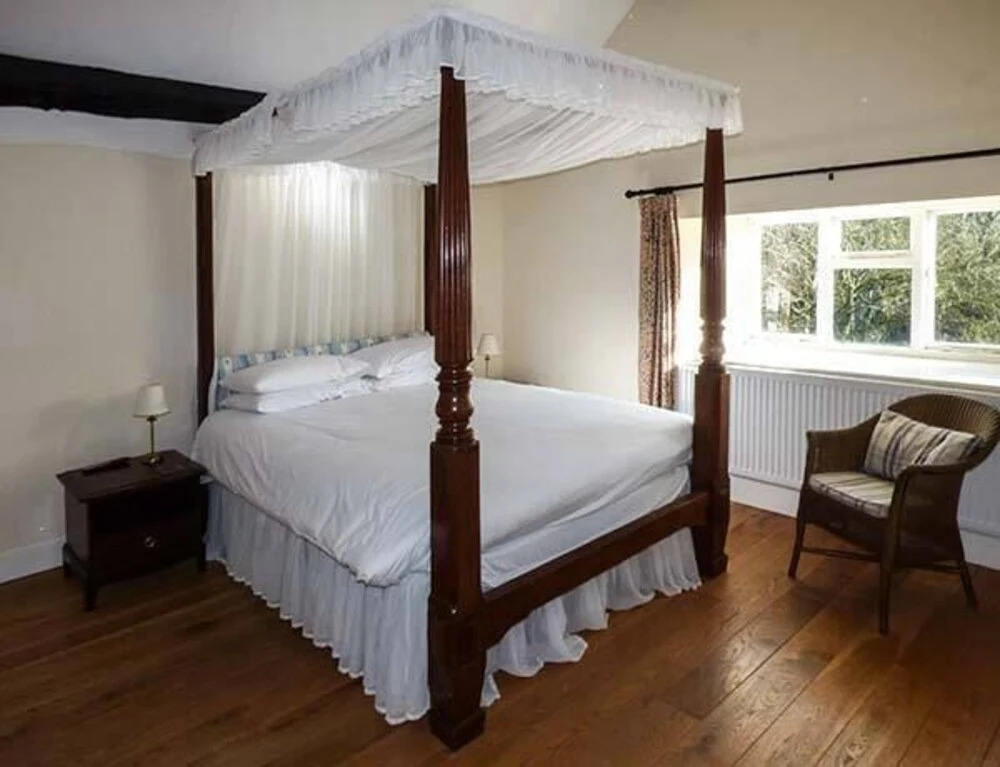 Little Cowarne Court