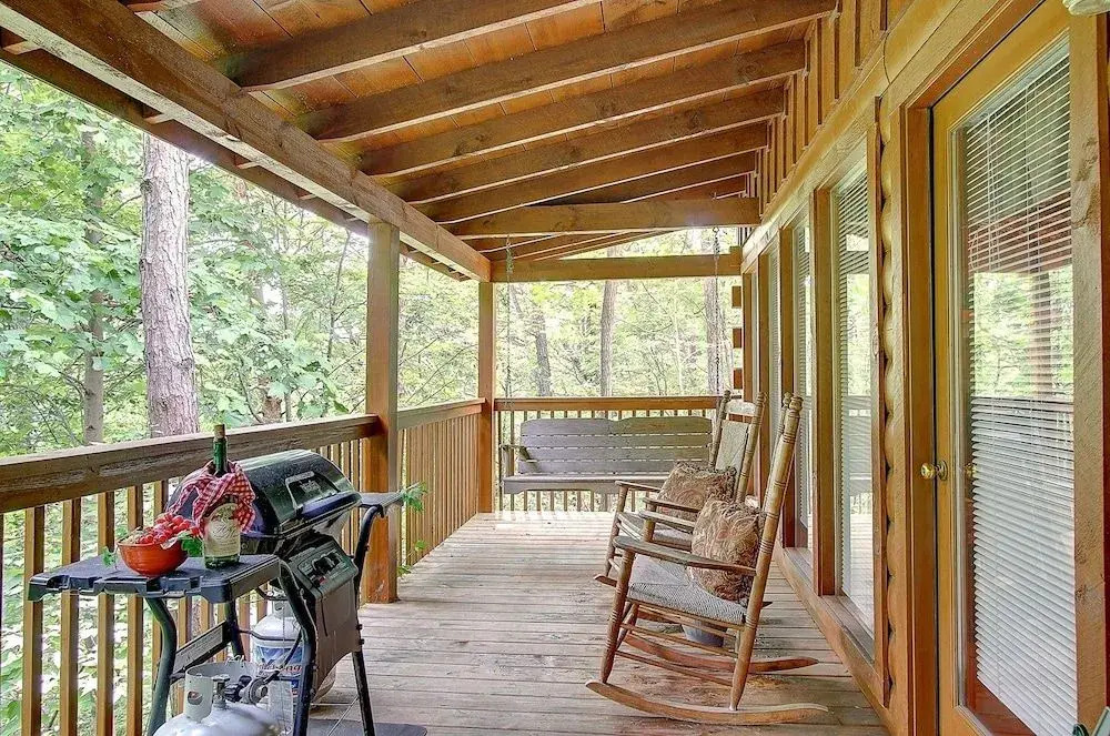 Buttercup 1 Bedroom 1 Bathroom Cabin