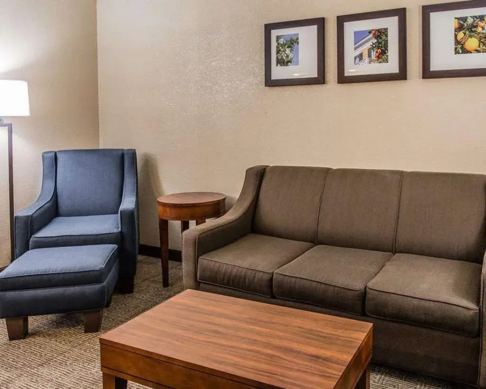 Comfort Inn & Suites