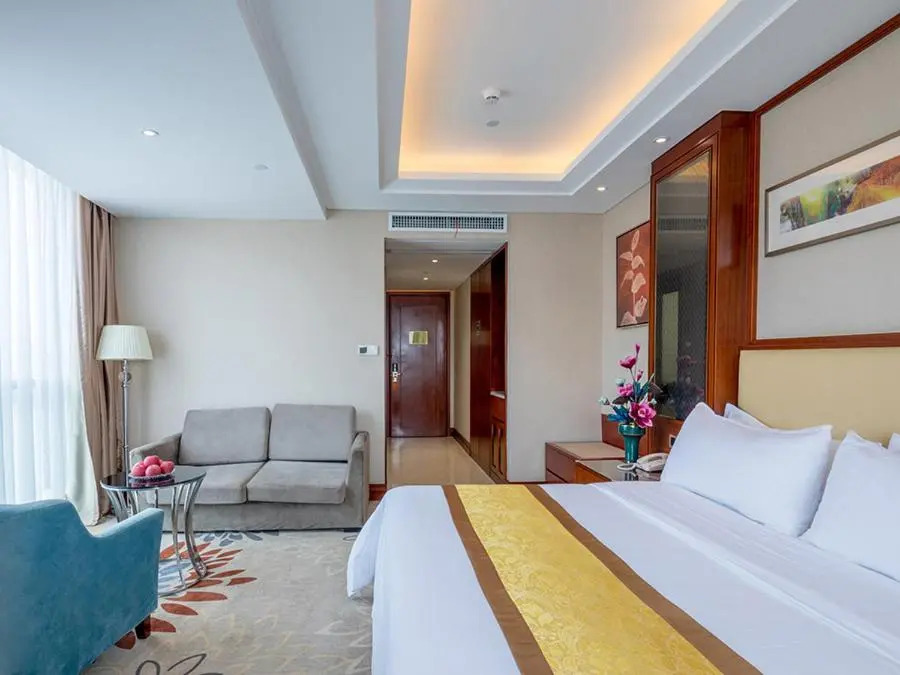 Vienna Hotel (Nanchang County Chengbi Lake)