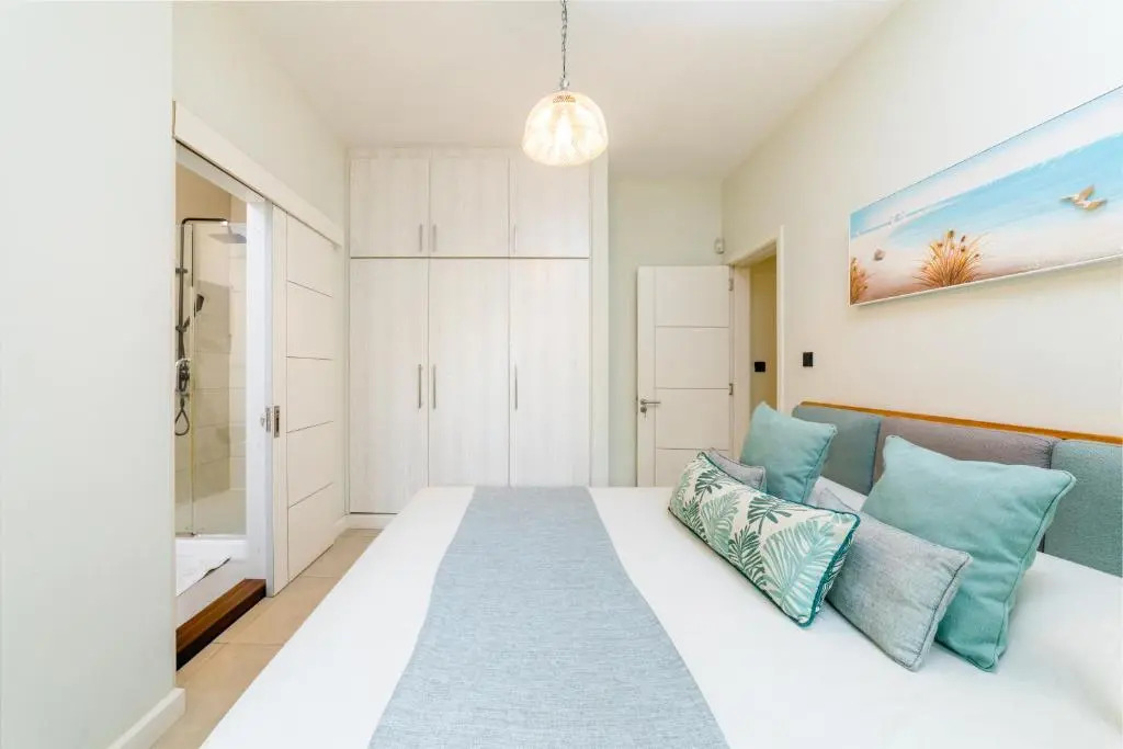 Beachcove Apt No 10