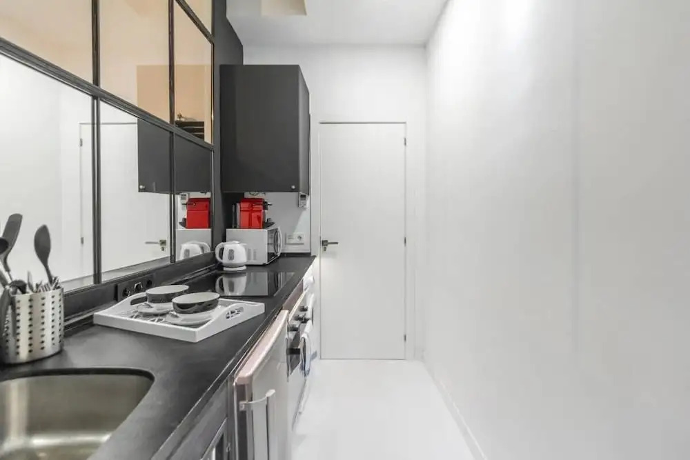 Bright & Compact One Bed Apartment in Malasaña