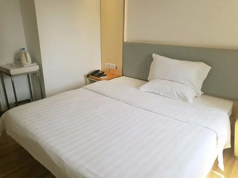7 Days Inn Shenzhen Longgang Nalian Subway Station Branch