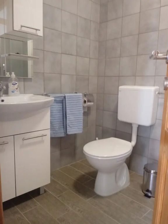 Charming Apartment in Vrsi Mulo, Great Place in Dalmatia for Family Vacation