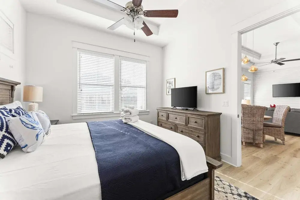 Rhema Beach Haus 2BR Luxury Retreat