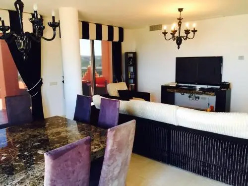 Duquesa Regent Apartment