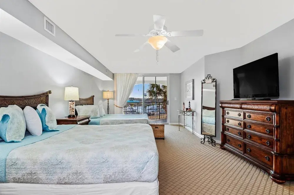 Yacht Club Villas #1-1001