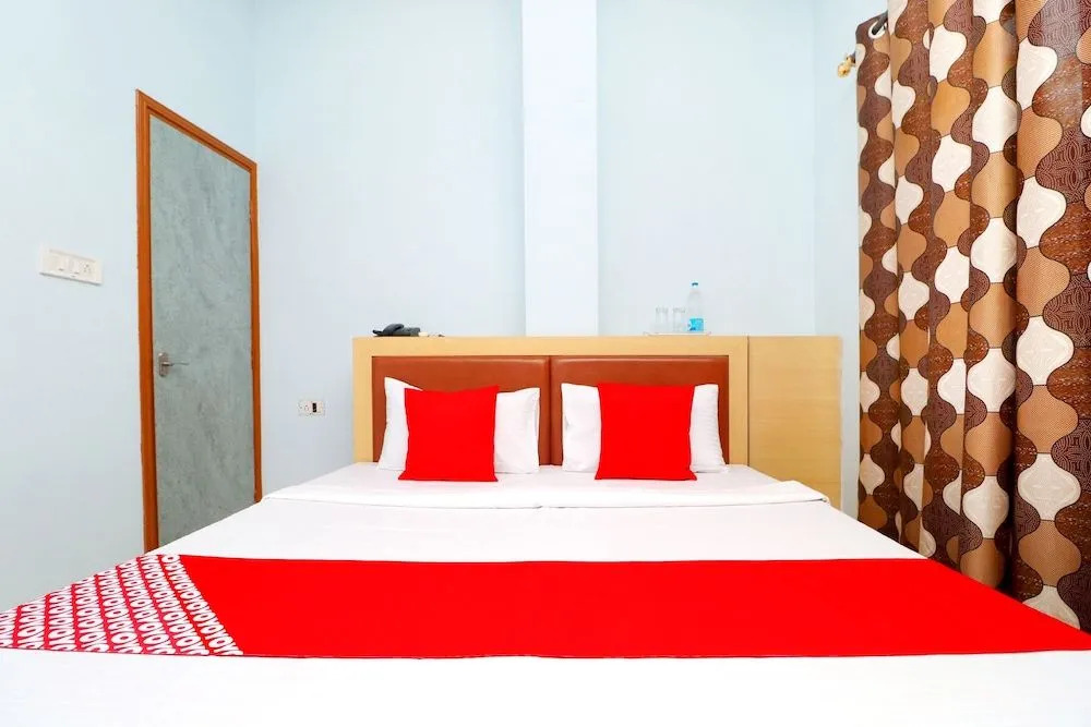 OYO 43966 Jaura Inn