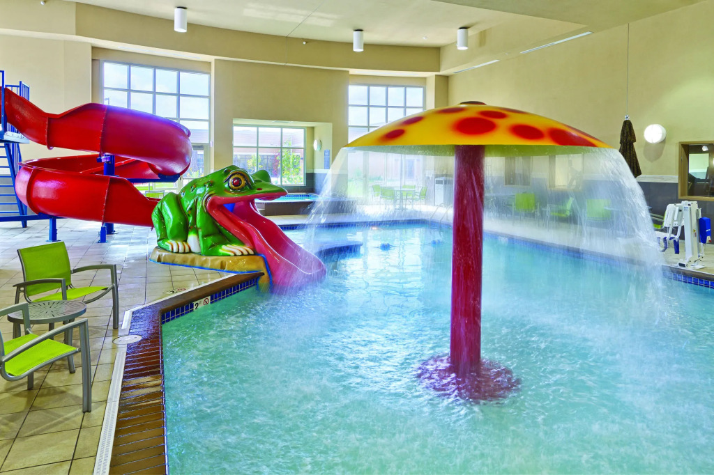 ClubHouse Hotel & Suites Fargo