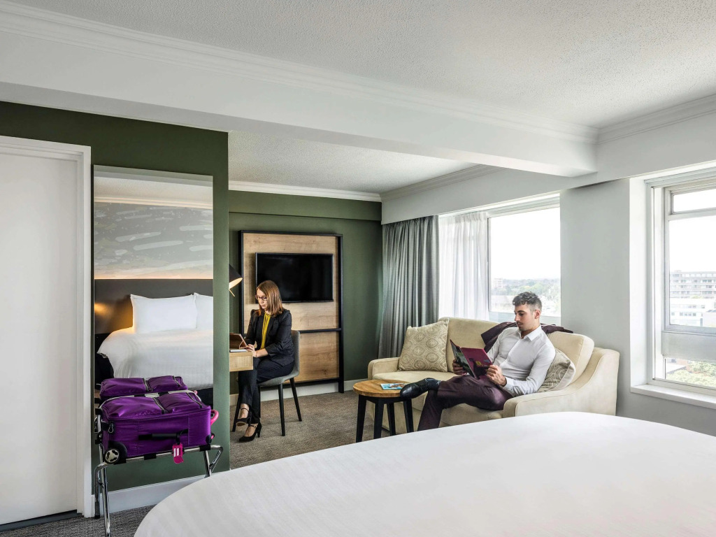 Отель Mercure Bedford Centre Hotel