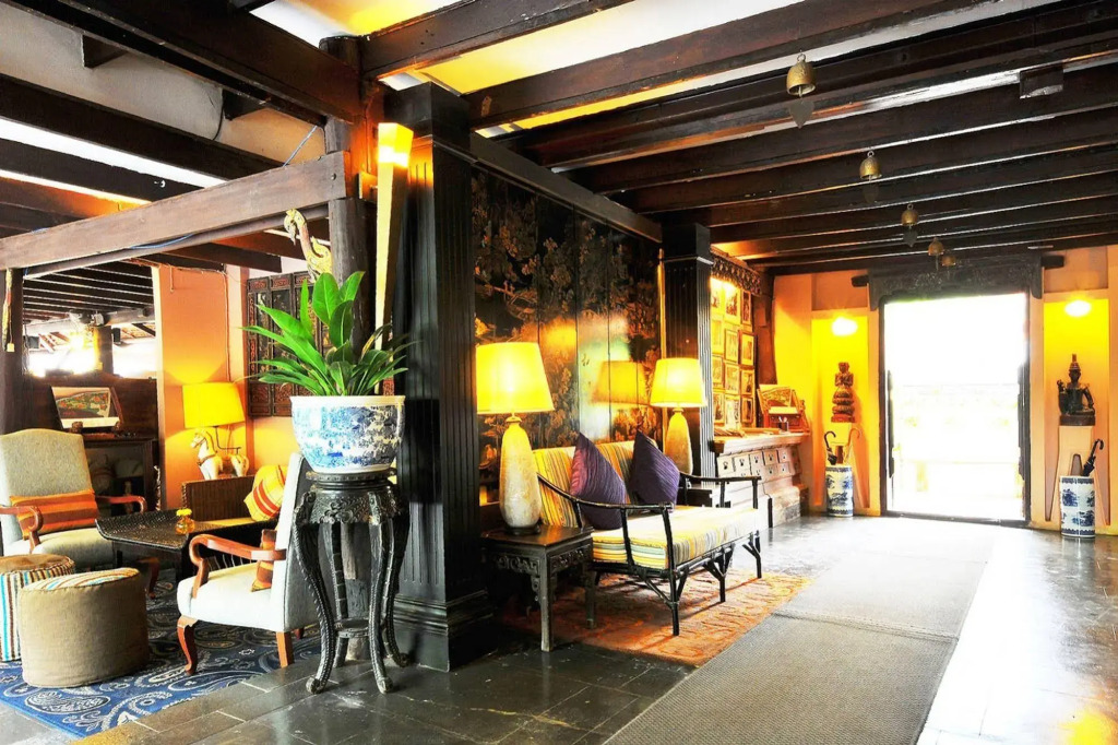 Zantiis Ndol Villas