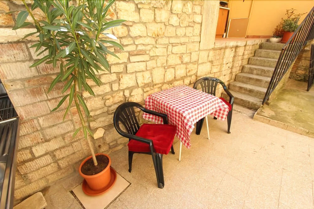 Apartment Pupa