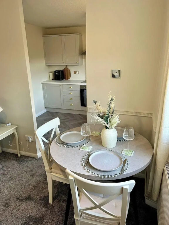 Peak District - 2 Beds - Sleeps 4 - Pet Friendly