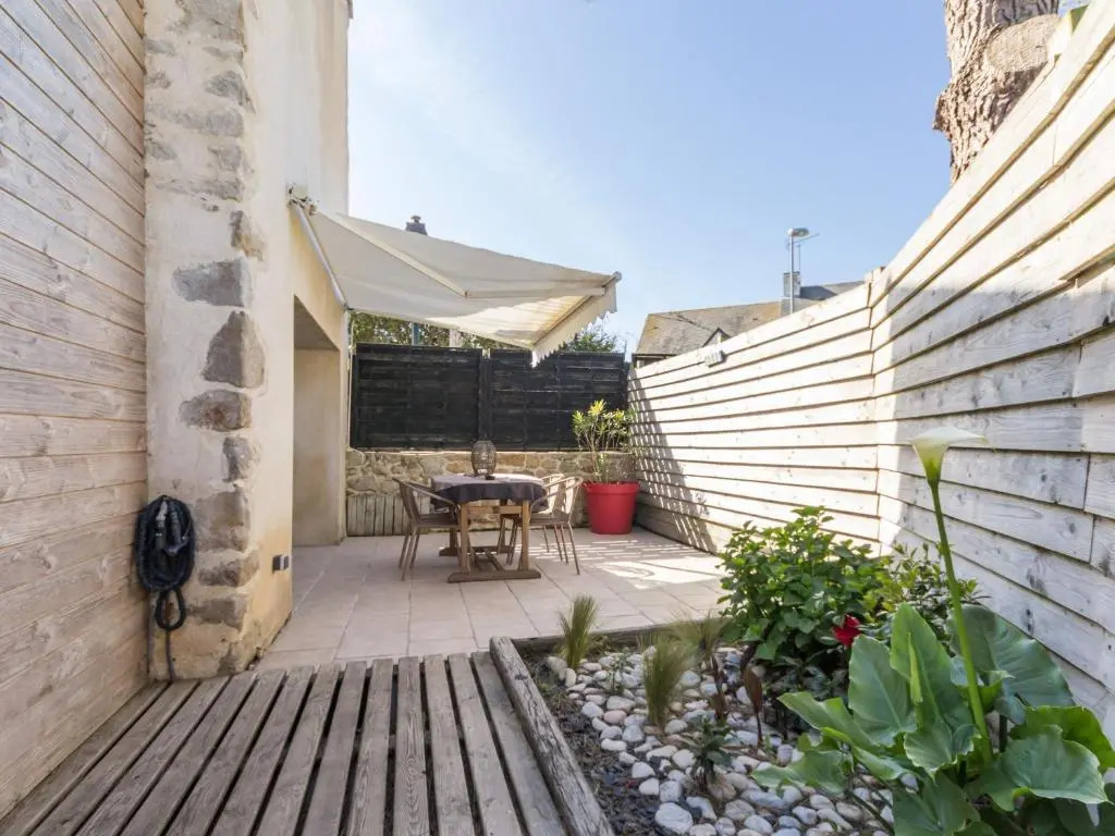 Charmante maison rénovée au calme avec jardin privatif, à 500m des plages et proche commerces - FR-1-306-1082