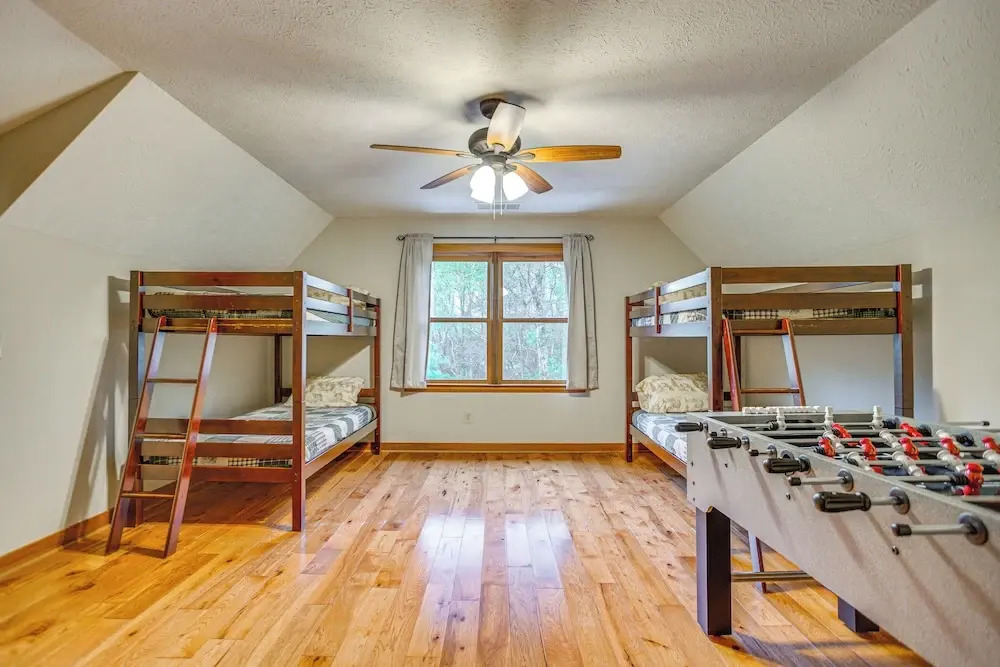 Large Dahlonega Home, Ideal for Family Gatherings!