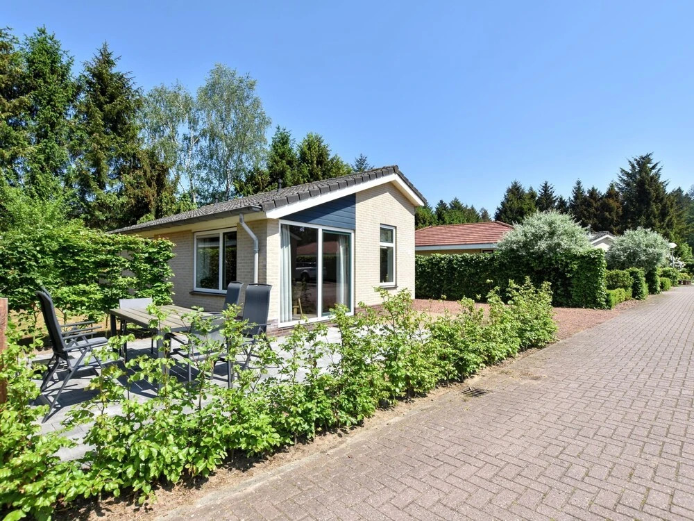 Beautifully Furnished Holiday Home With hot tub and Large Garden on the Veluwe