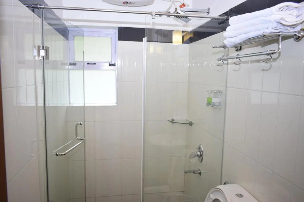 Altius Nest Hotel