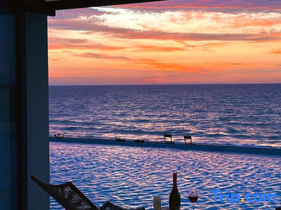 Qilu Sea-view Courtyard Hotel