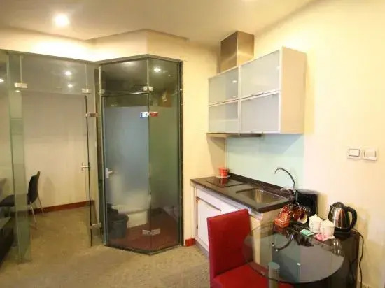 Yasi Apartment Hotel