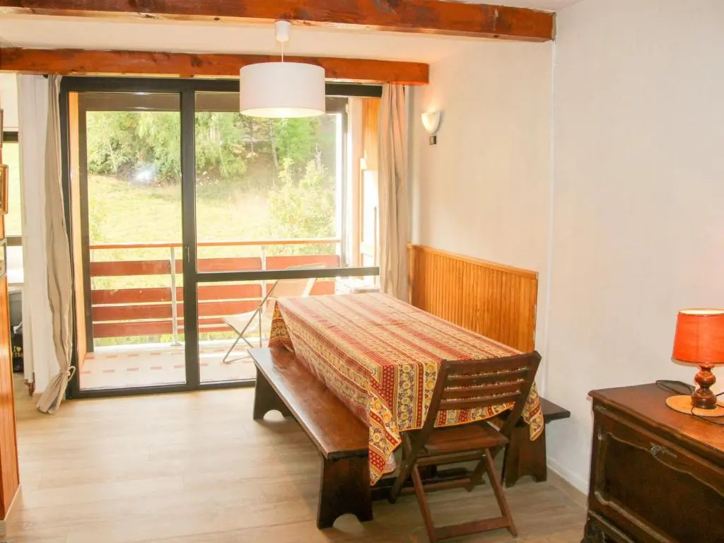 Appartement Enchastrayes, 2 pièces, 6 personnes - FR-1-165A-103
