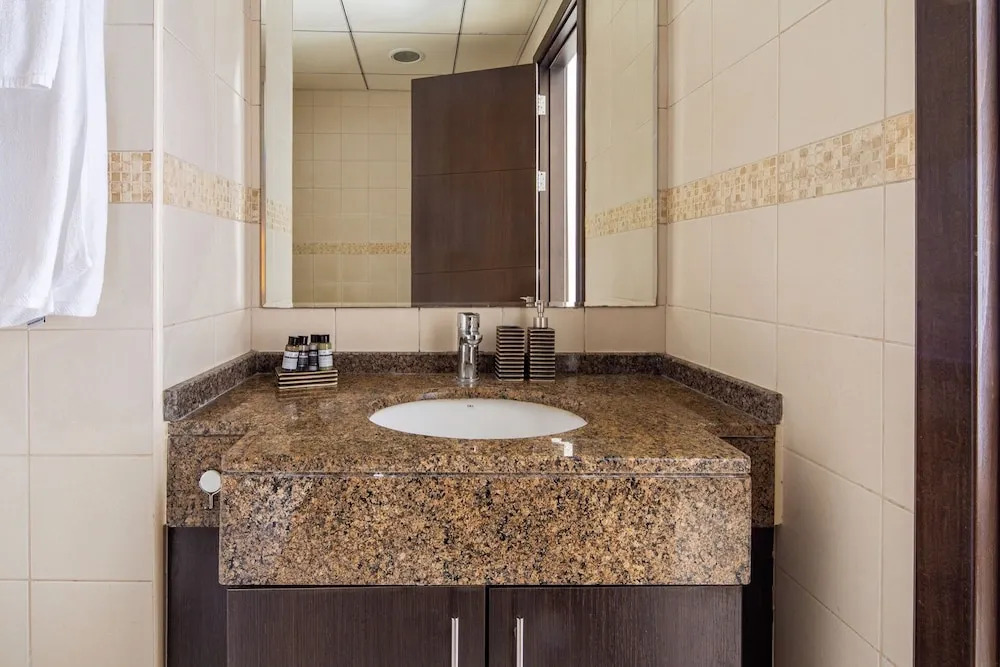 Elegant and Modern 1BR in Dubai Marina!