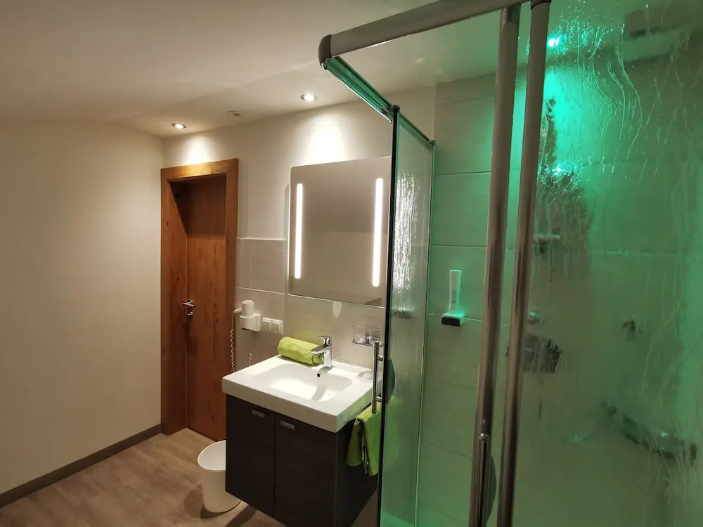 No1 - Flos Rooms & Breakfast