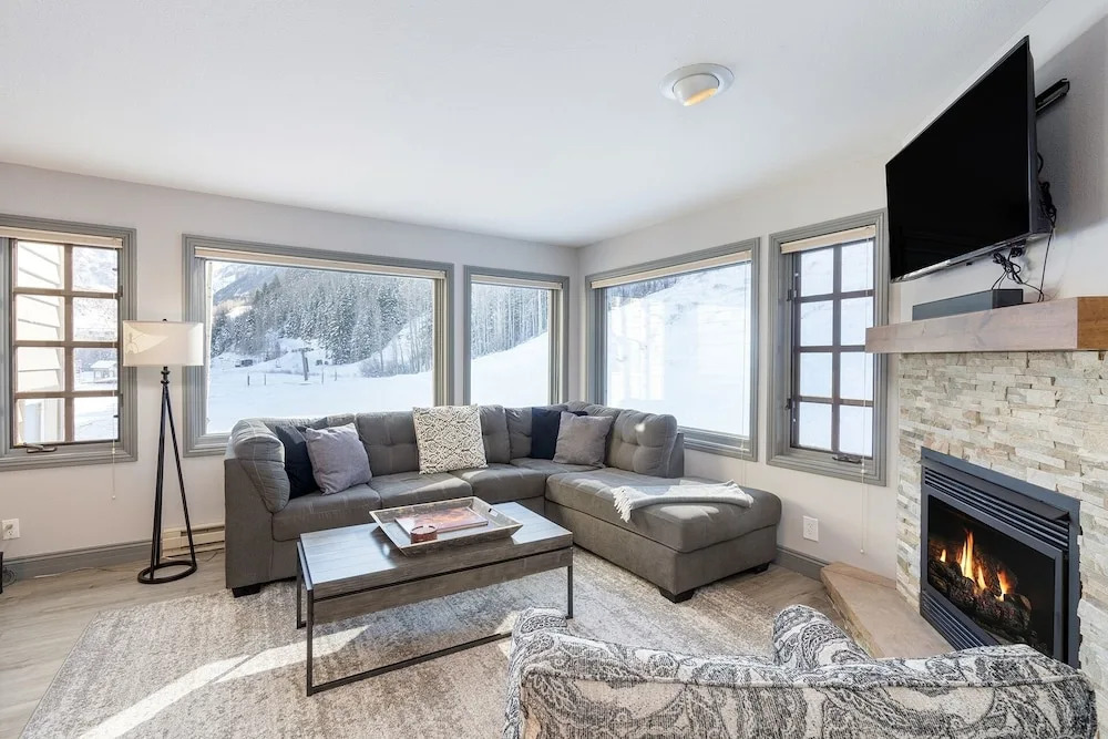 Etta Place 111 2 Bedroom Condo by RedAwning
