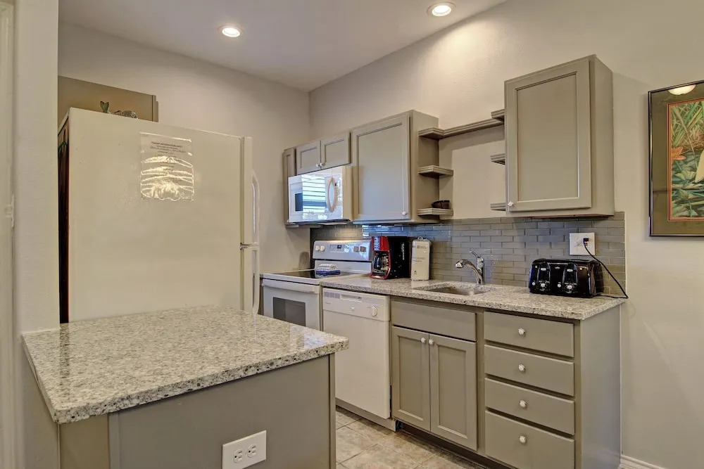 Turtle's Pace Siv5 2 Bedrooms 2 Bathrooms Condo